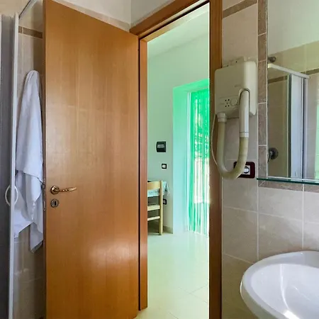 1 Bedroom Gorgeous In Apartment *
